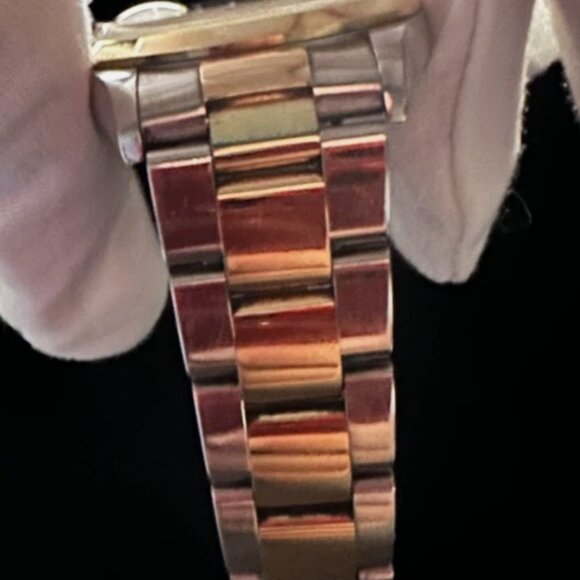 Rolex Datejust 36mm – 18k Gold & SS | Smooth Bezel & White Baton - Picture 14 of 17